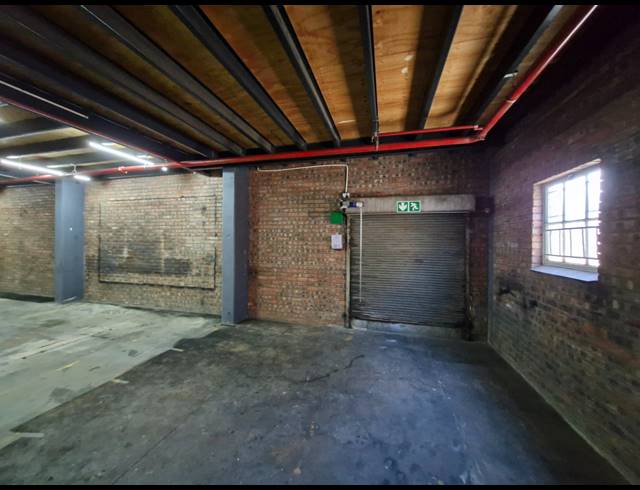 372M² SHOWROOM TO LET IN KRAMERVILLE